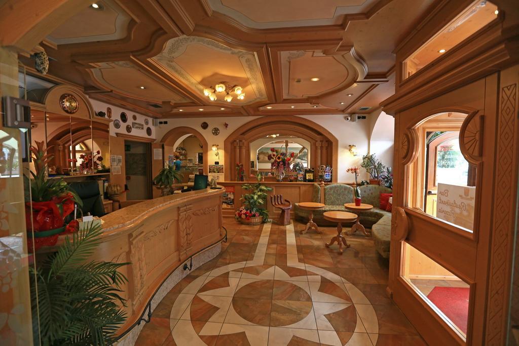 Hotel Laurin Canazei Dış mekan fotoğraf